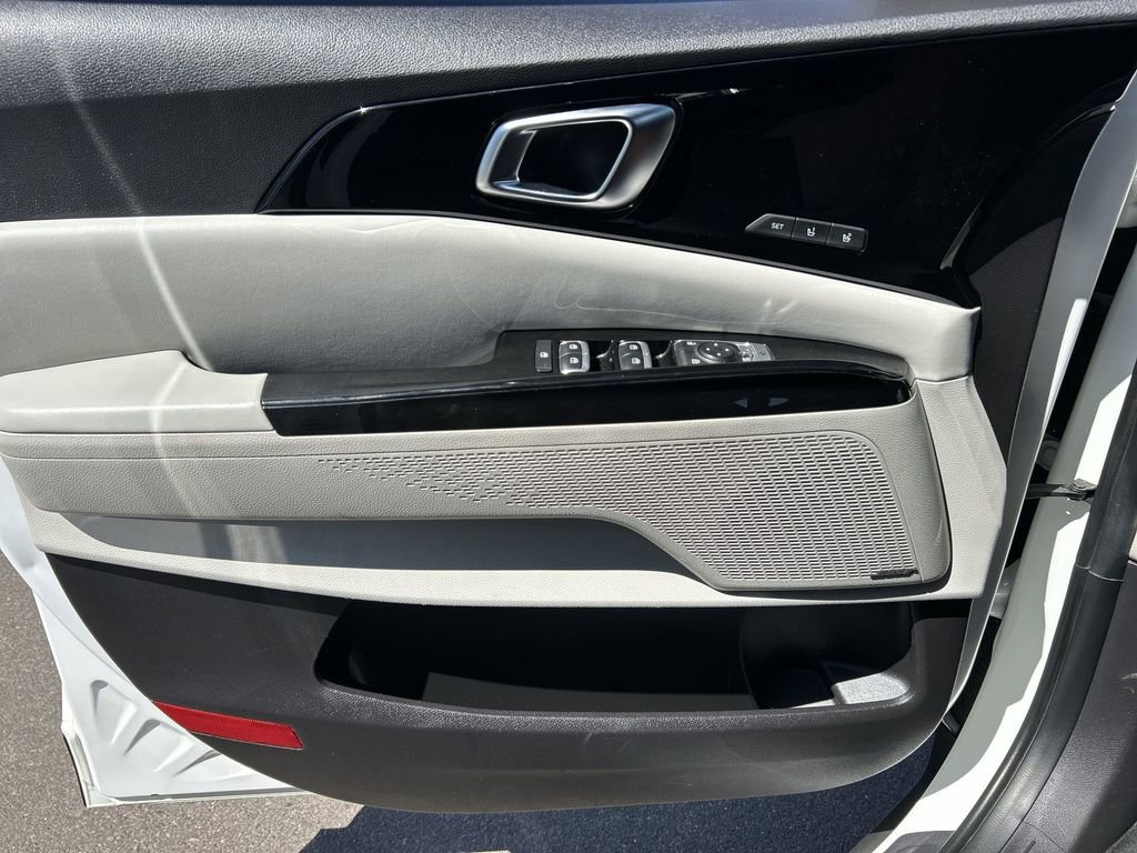 Used 2022 Kia Carnival SX Prestige FWD image 23