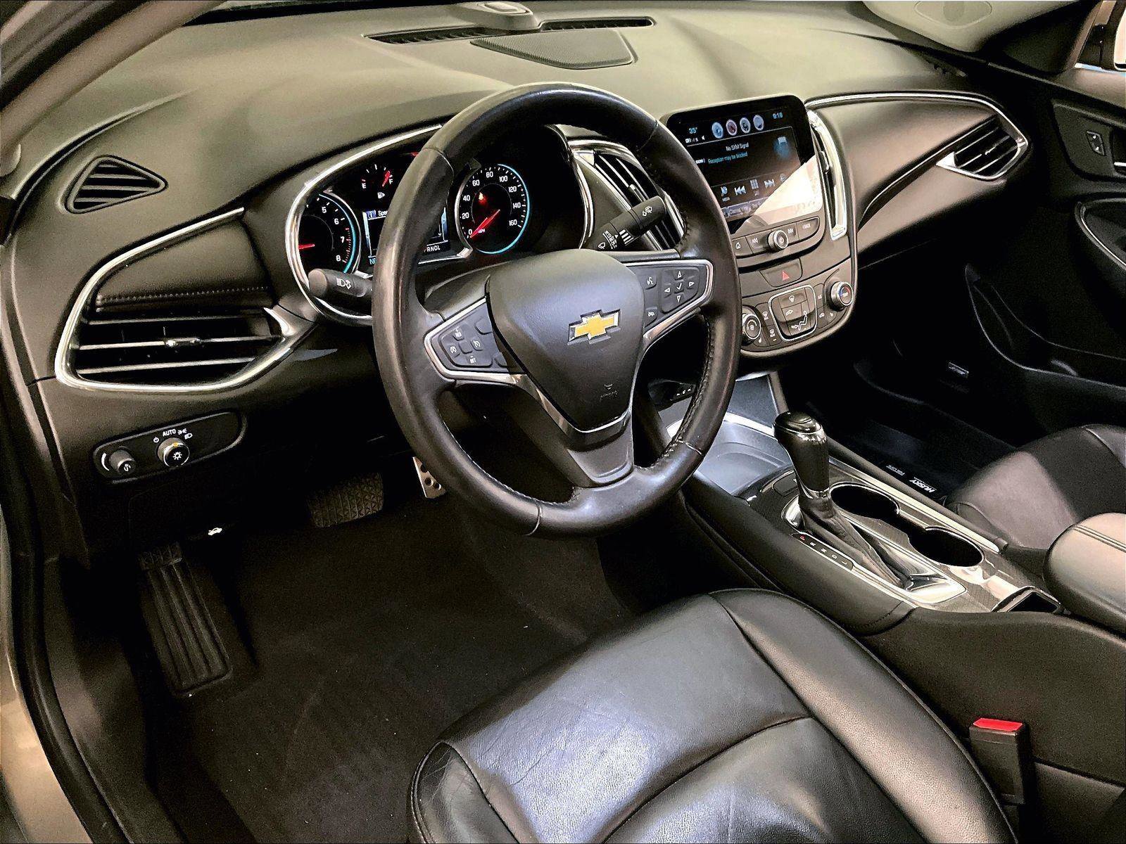 Used 2017 Chevrolet Malibu LT w/ Leather Package image 12