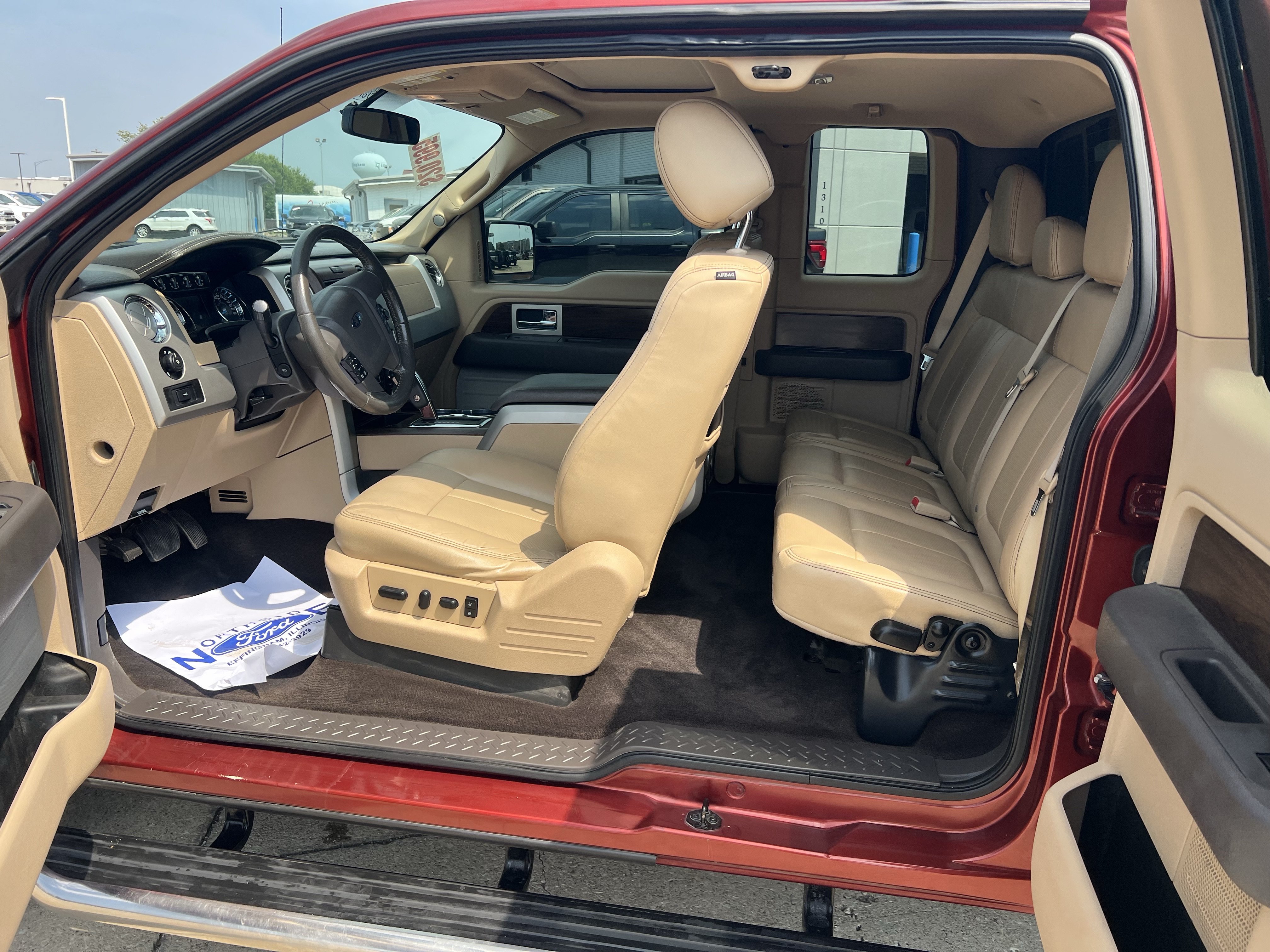 Used 2014 Ford F150 Lariat w/ Lariat Chrome Package AWD/4WD image 19