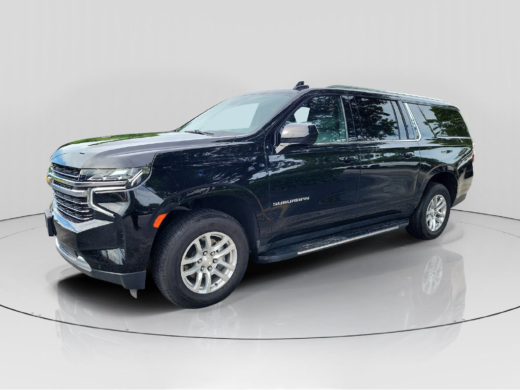 Used 2024 Chevrolet Suburban LT AWD/4WD image 3