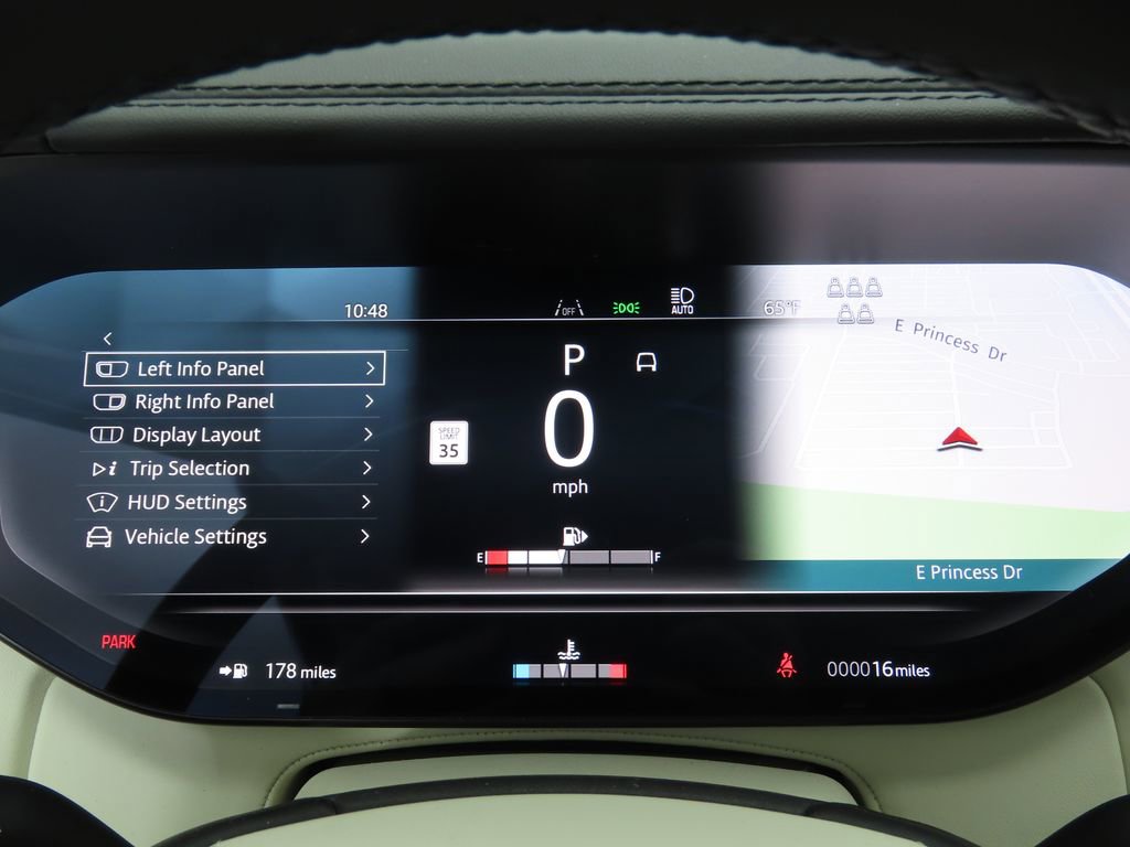 New 2025 Land Rover Range Rover Long Wheelbase SE image 31