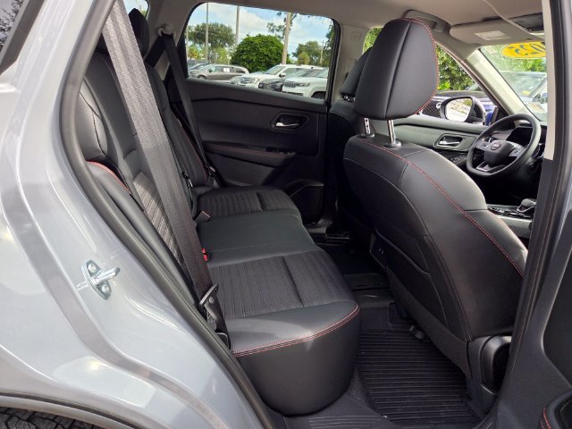 Used 2025 Nissan Rogue SV AWD/4WD image 20