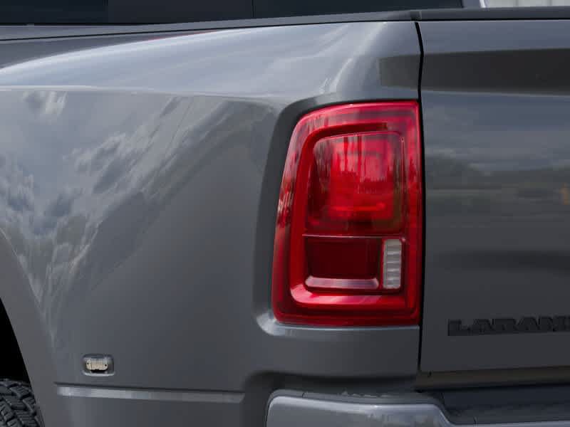 New 2027 RAM 3500 Laramie AWD/4WD image 9