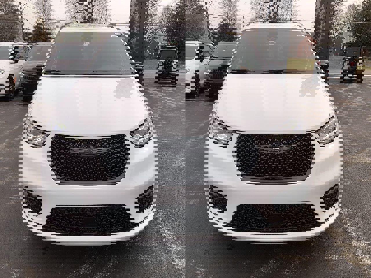 New 2026 Chrysler Pacifica Select image 16