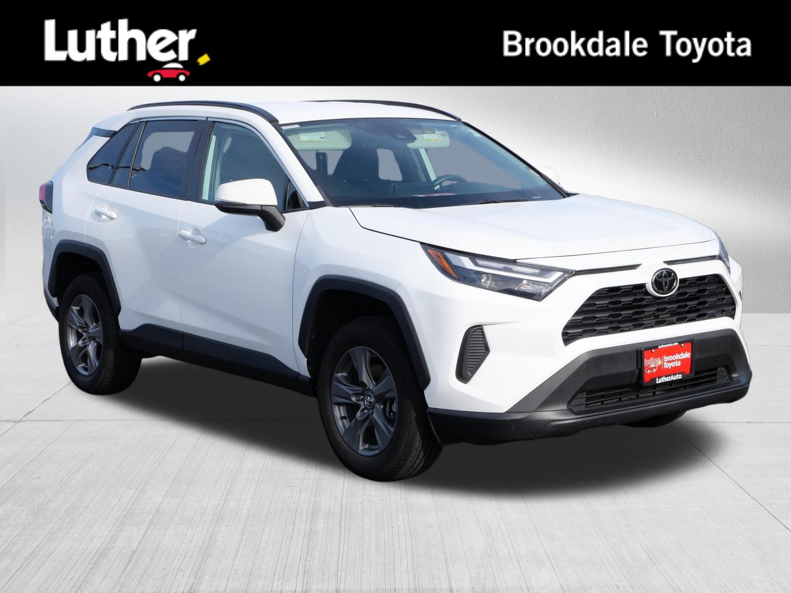 Used 2024 Toyota RAV4 XLE AWD/4WD image 1