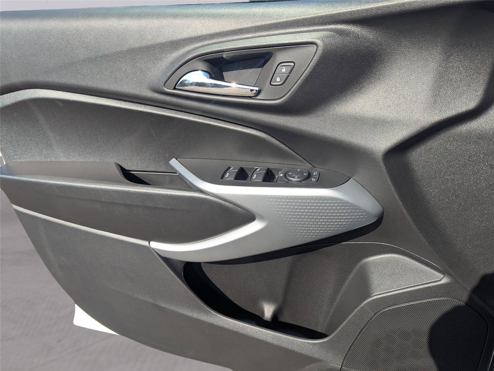 New 2026 Chevrolet Trax RS w/ Driver Confidence Package FWD image 39