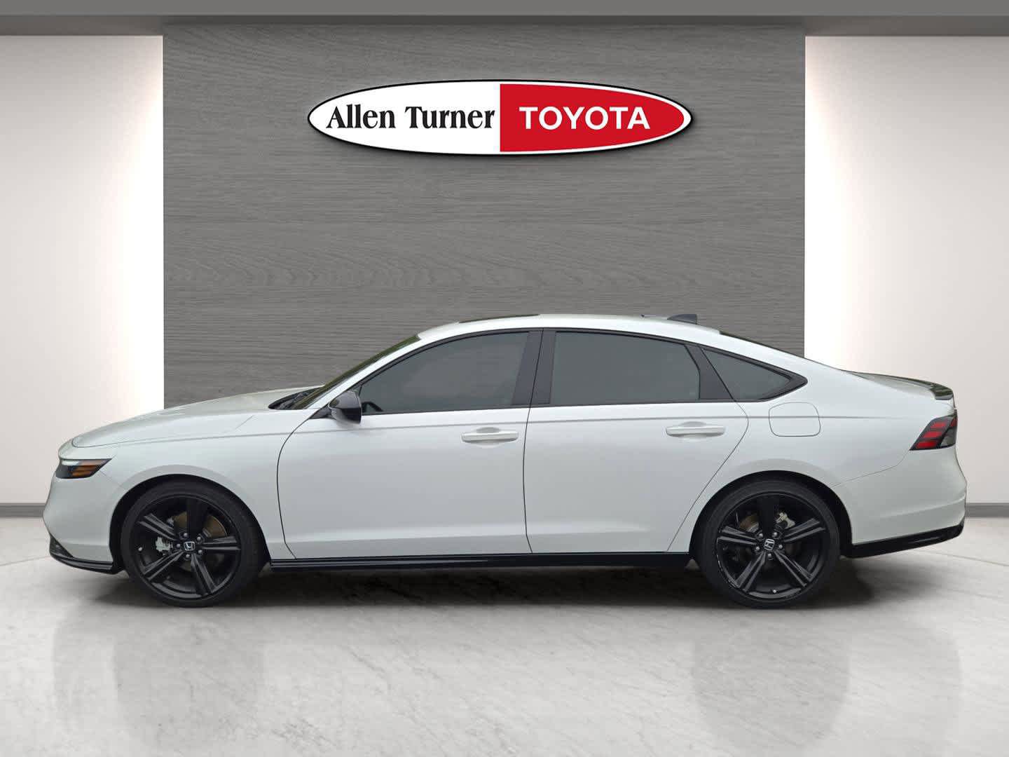 Used 2023 Honda Accord Sport image 15