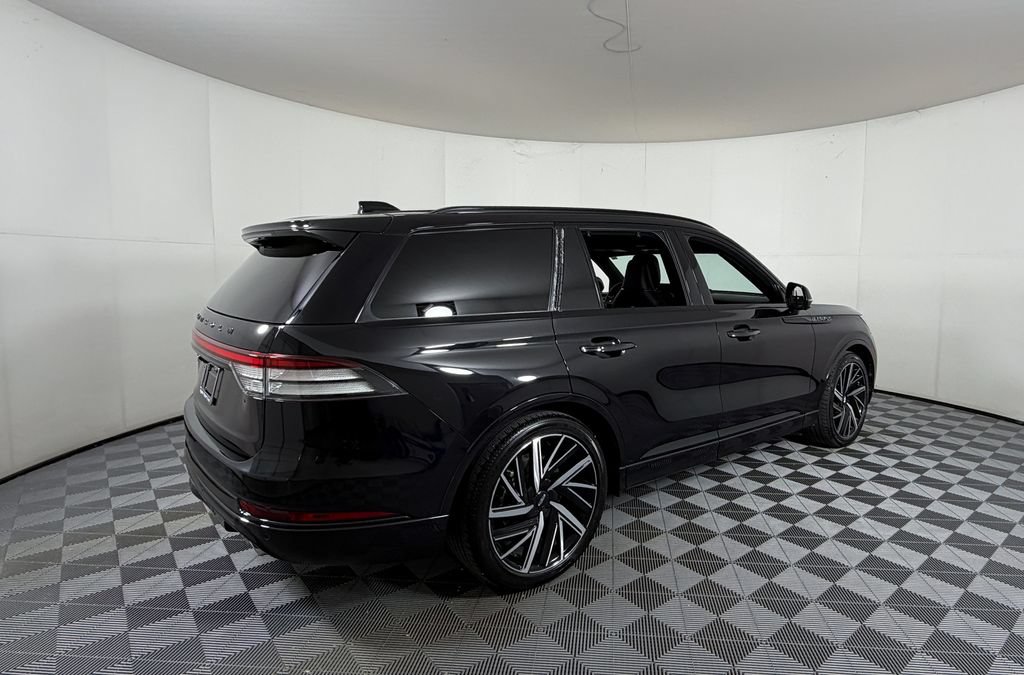 Used 2025 Lincoln Aviator Black Label w/ Jet Appearance Package AWD/4WD image 4