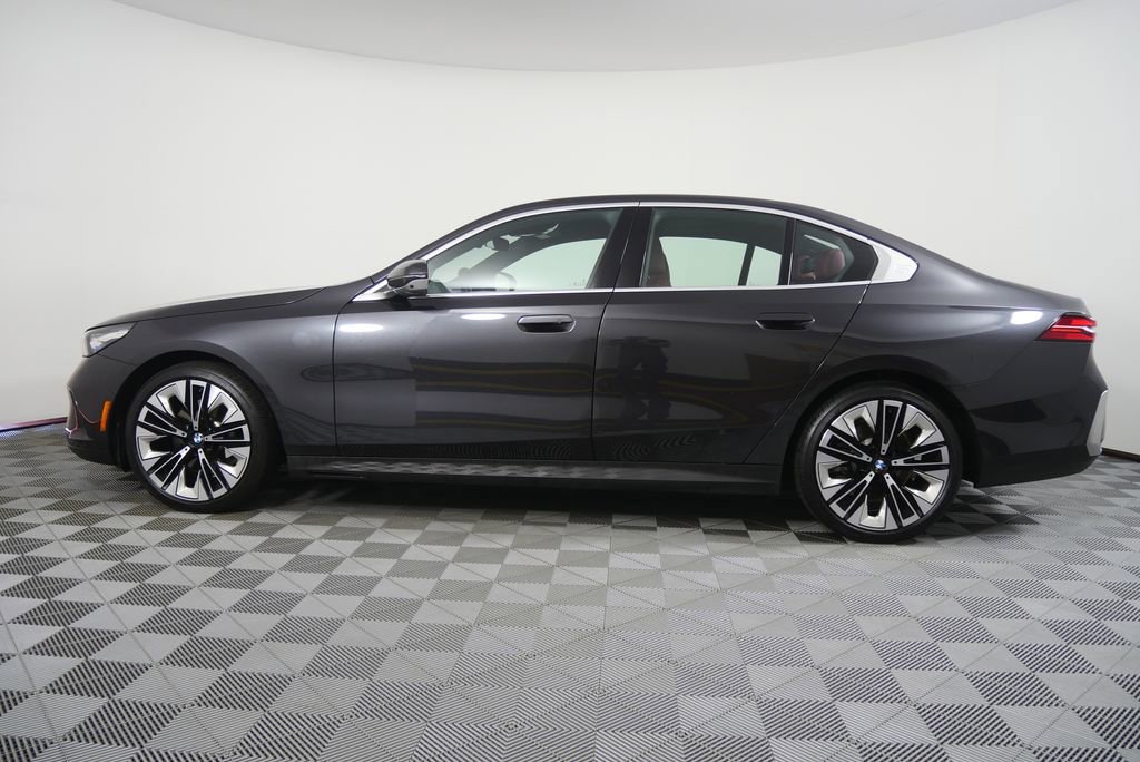 Certified 2025 BMW 530i RWD image 6
