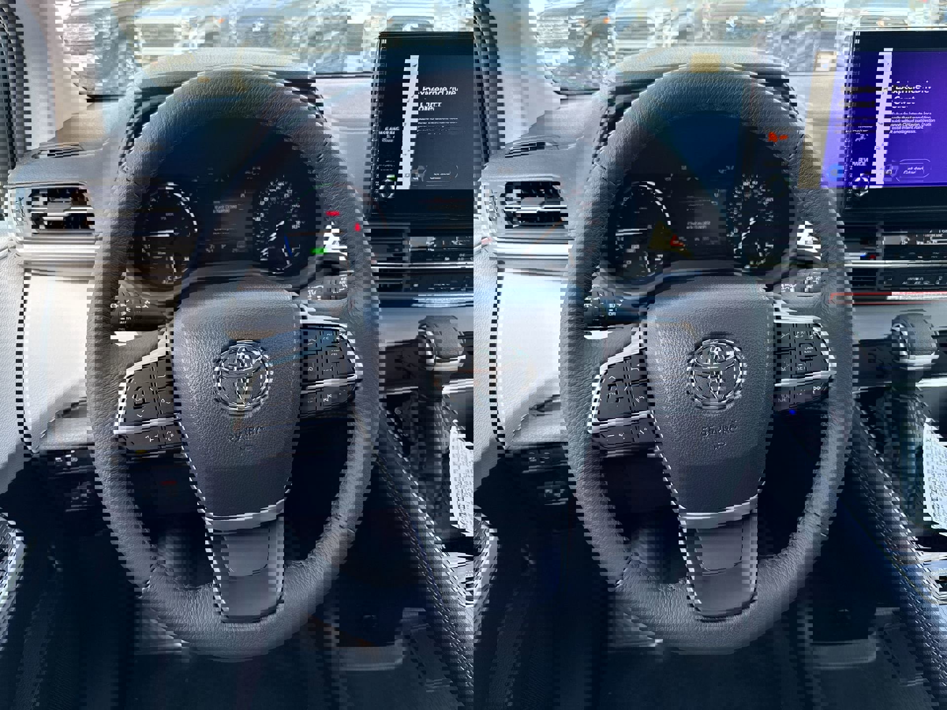 Certified 2026 Toyota Sienna XLE image 11