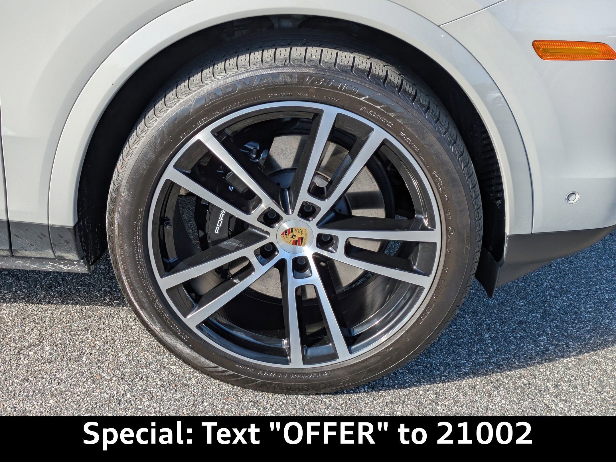 Used 2024 Porsche Cayenne Base image 13