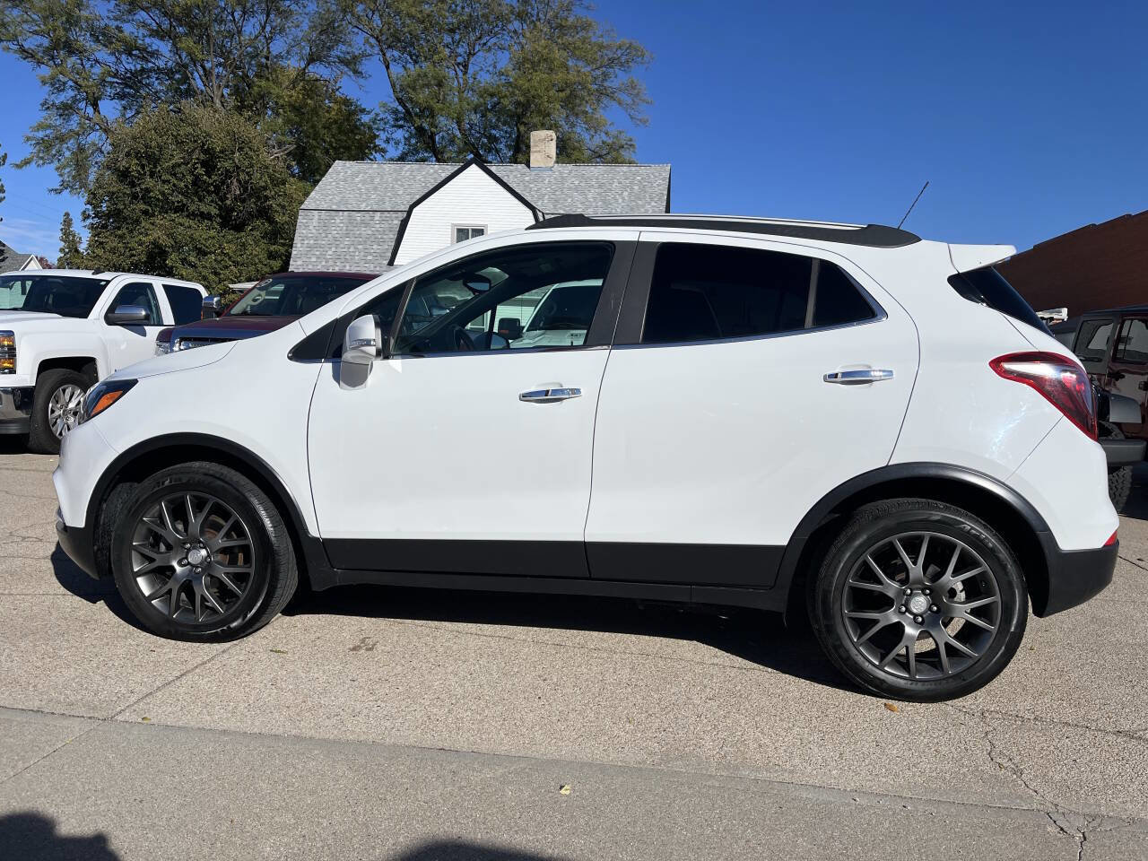 Used 2019 Buick Encore Sport Touring image 1