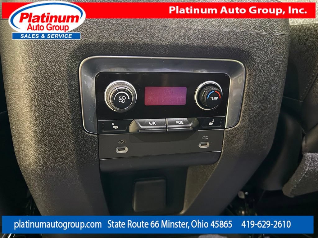 Used 2021 Chevrolet Suburban Z71 w/ Z71 Signature Package AWD/4WD image 31