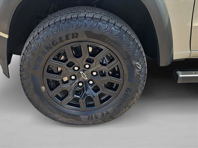 Used 2023 Chevrolet Colorado Trail Boss w/ Technology Package AWD/4WD image 23