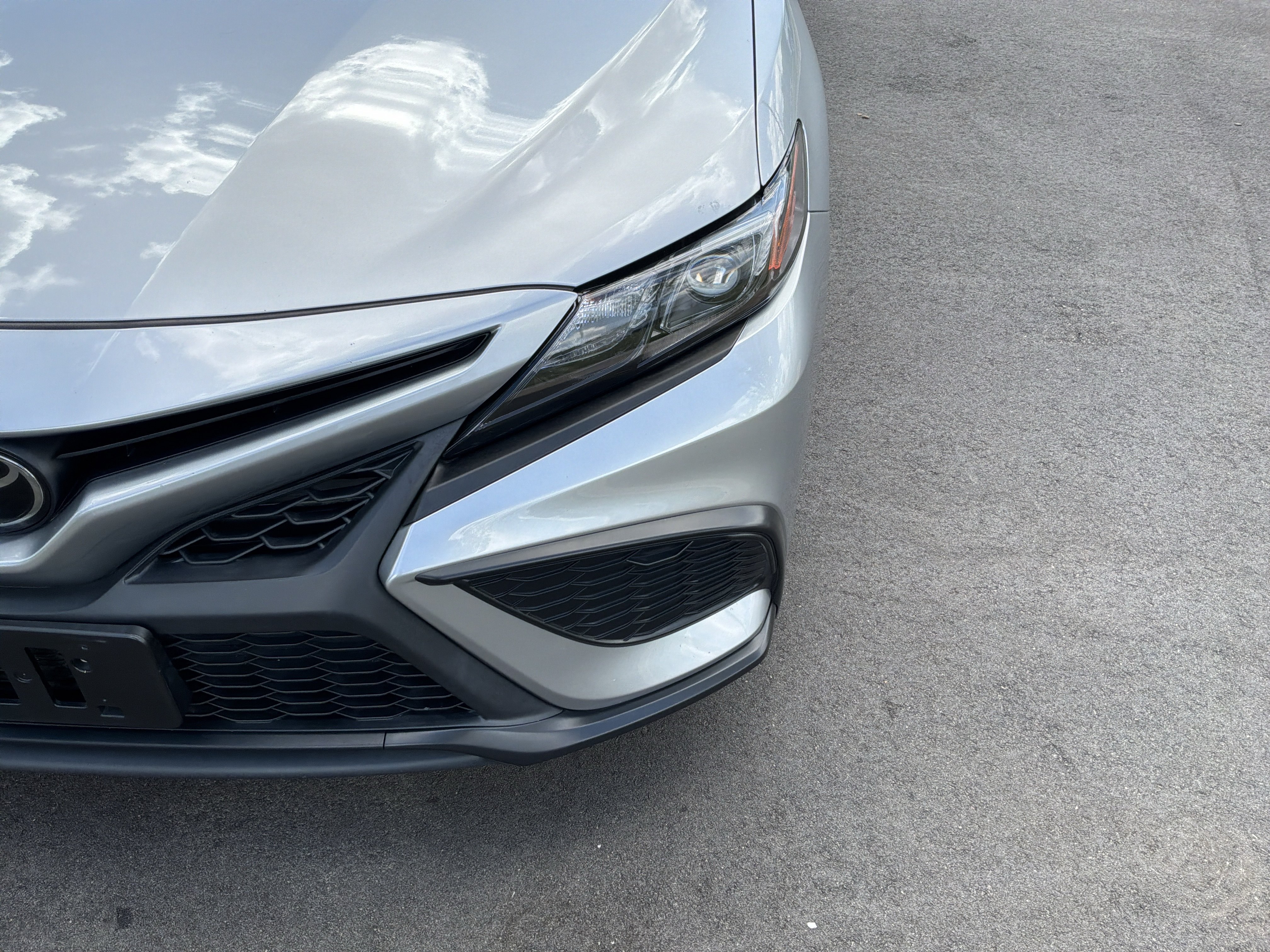 Used 2022 Toyota Camry SE FWD image 6