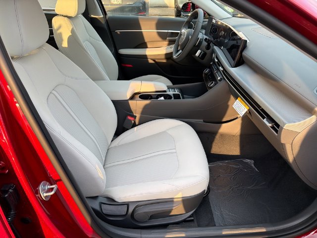 New 2026 Hyundai Sonata SEL FWD image 33