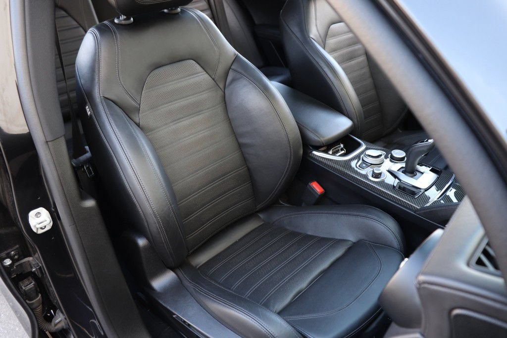 Used 2022 Alfa Romeo Stelvio Quadrifoglio w/ Active Assist Plus Package AWD/4WD image 37