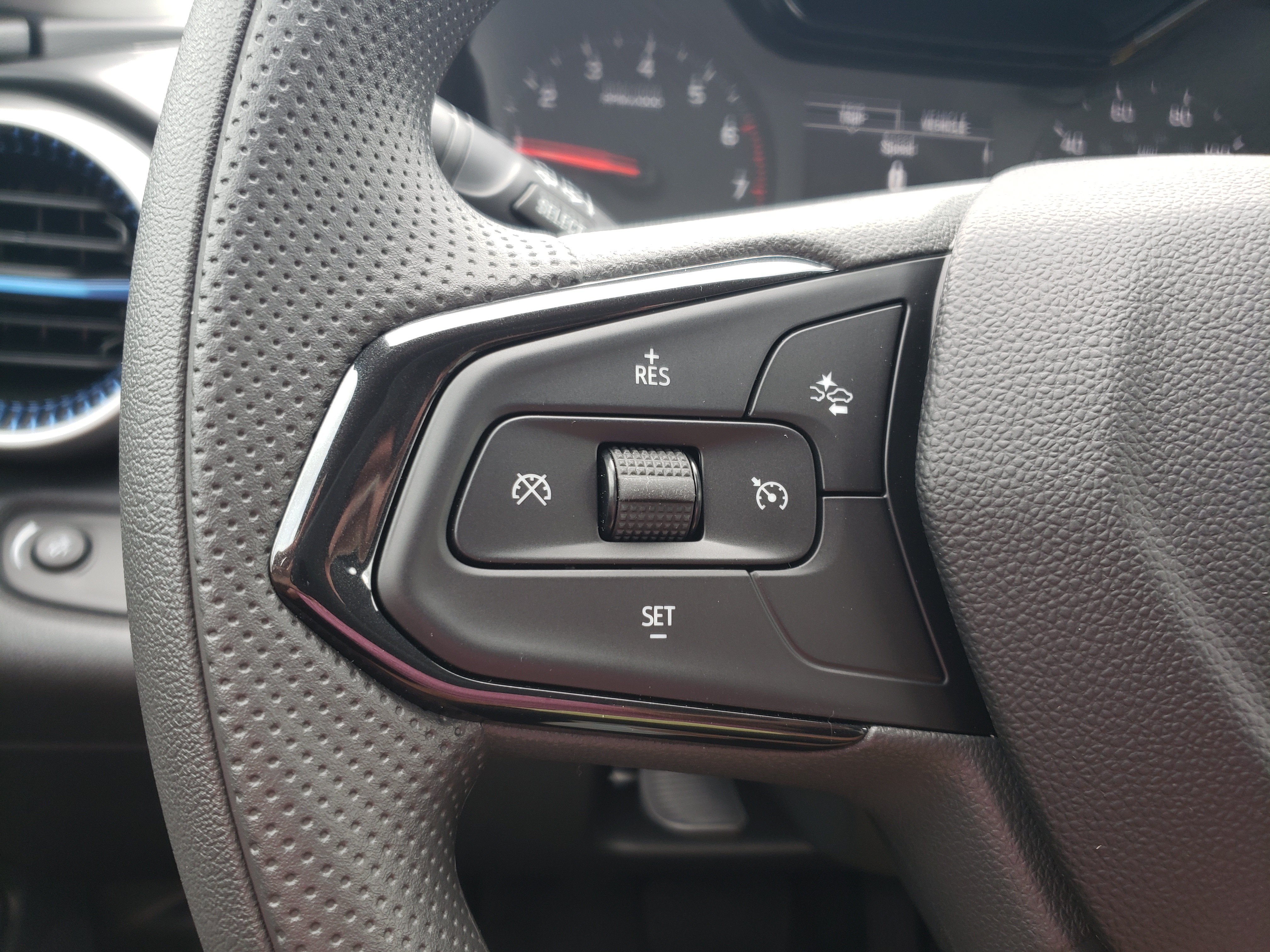 New 2026 Chevrolet Trax LS w/ LS Convenience Package FWD image 16
