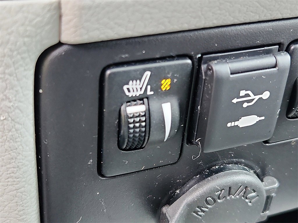 Used 2020 Toyota Sienna XLE image 24