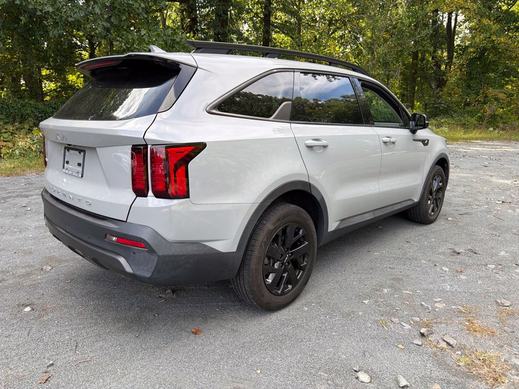 Used 2022 Kia Sorento S w/ Panoramic Sunroof Package AWD/4WD image 3