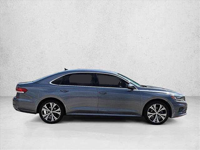 Used 2022 Volkswagen Passat 2.0T SE FWD image 4