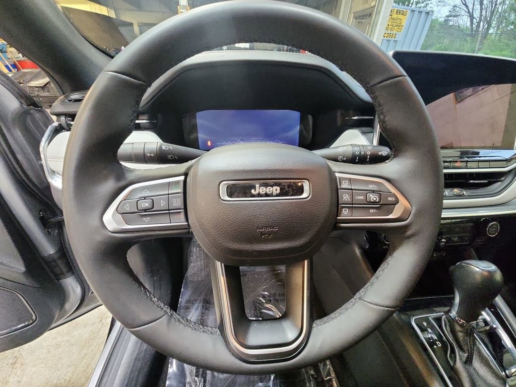 Used 2023 Jeep Compass Limited w/ Elite Group AWD/4WD image 14