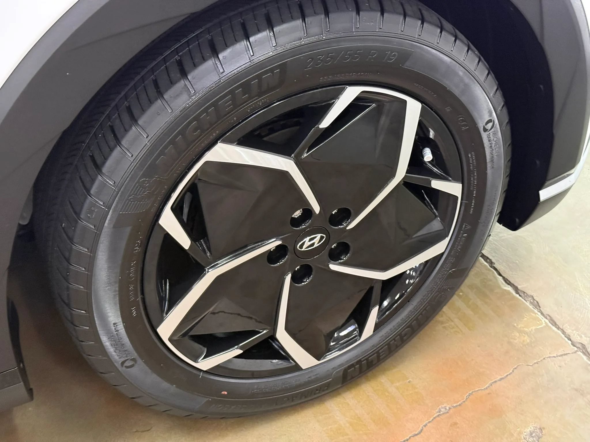 Used 2024 Hyundai Ioniq 5 SE RWD image 15