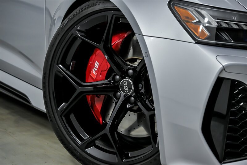 Used 2024 Audi RS 6 performance AWD/4WD image 4