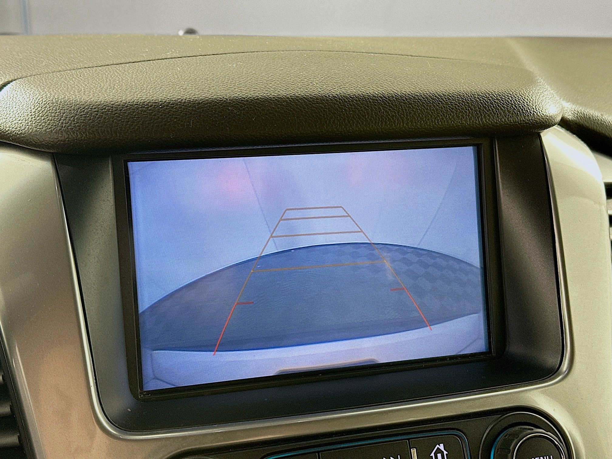 Used 2018 Chevrolet Suburban LT image 22