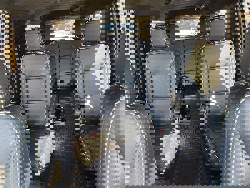 Used 2021 Chevrolet Suburban Premier image 23