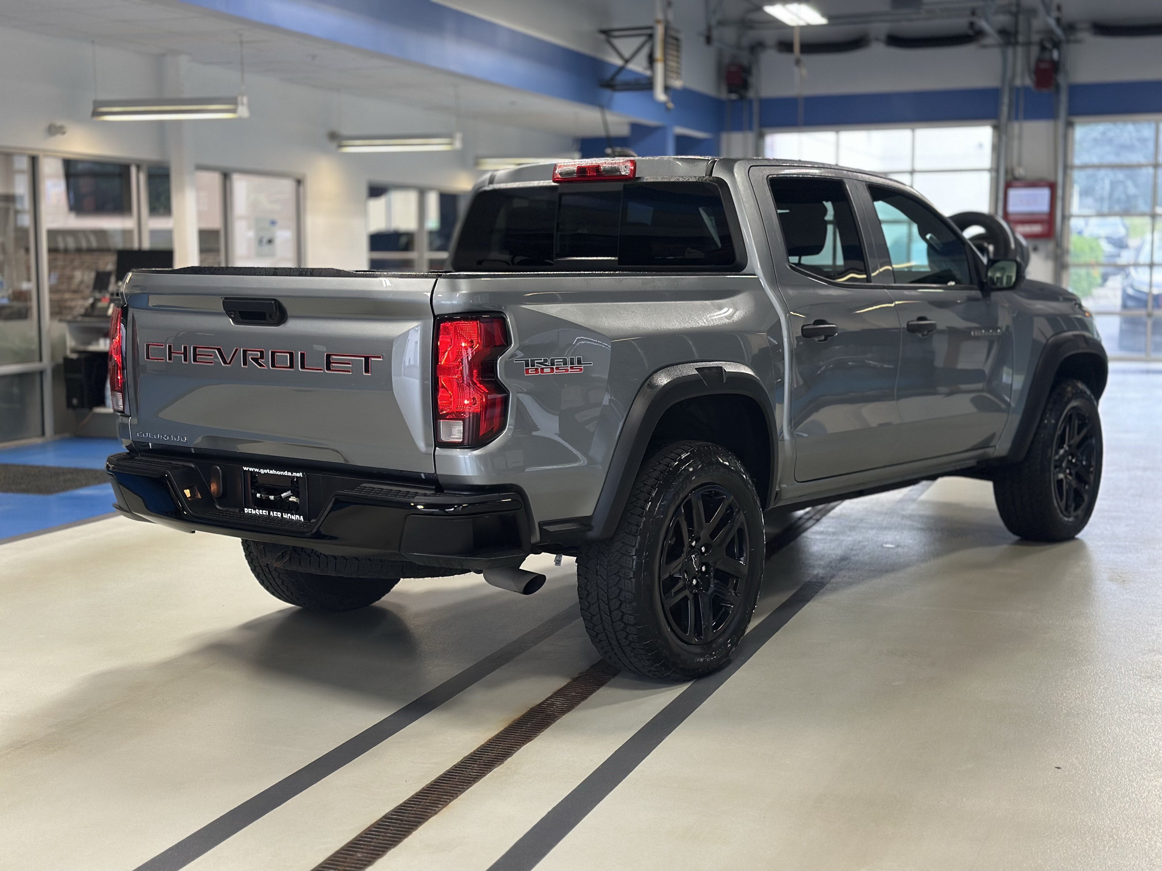 Used 2024 Chevrolet Colorado Trail Boss AWD/4WD image 5