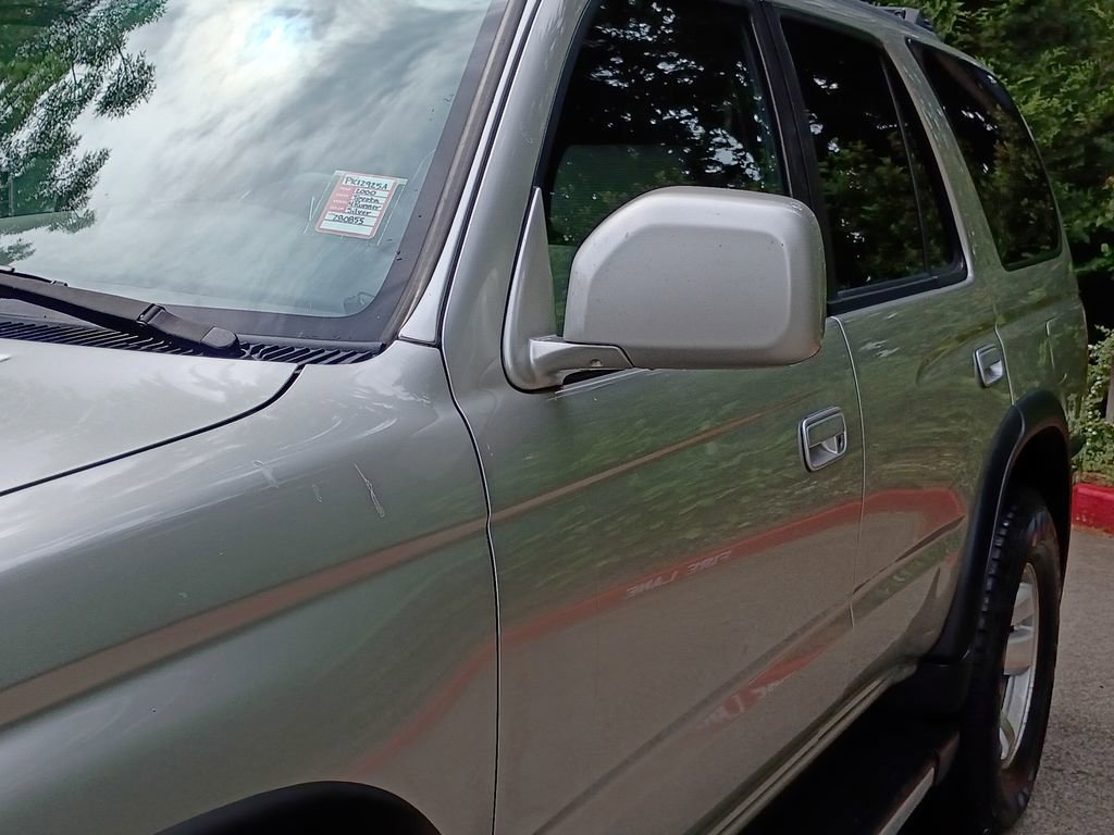 Used 2000 Toyota 4Runner SR5 AWD/4WD image 9