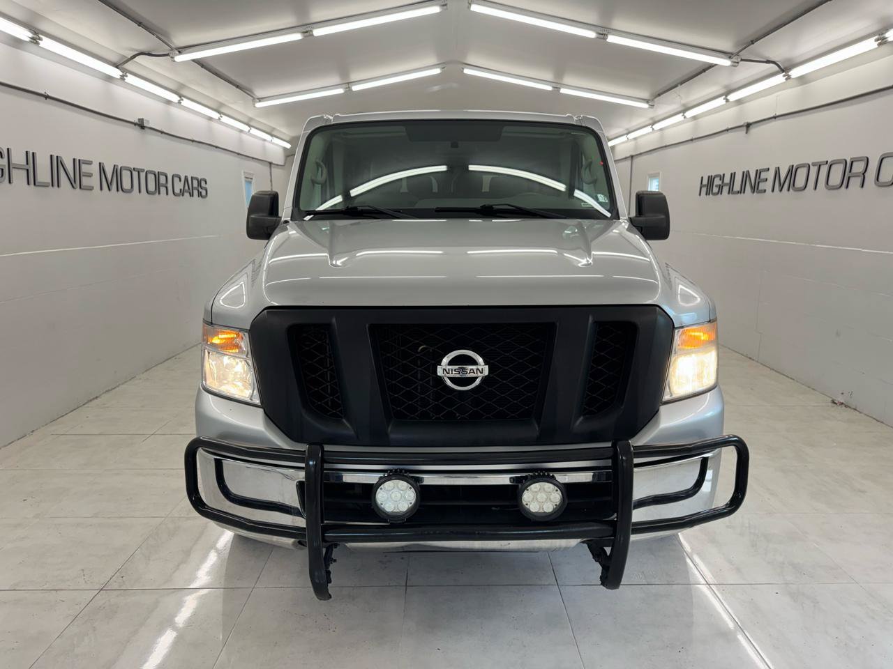Used 2019 Nissan NV 3500 S RWD image 2