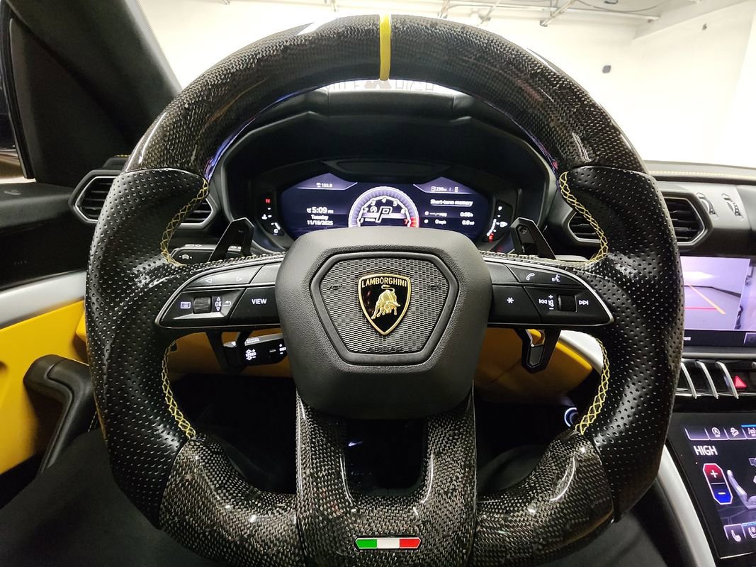 Used 2019 Lamborghini Urus image 25