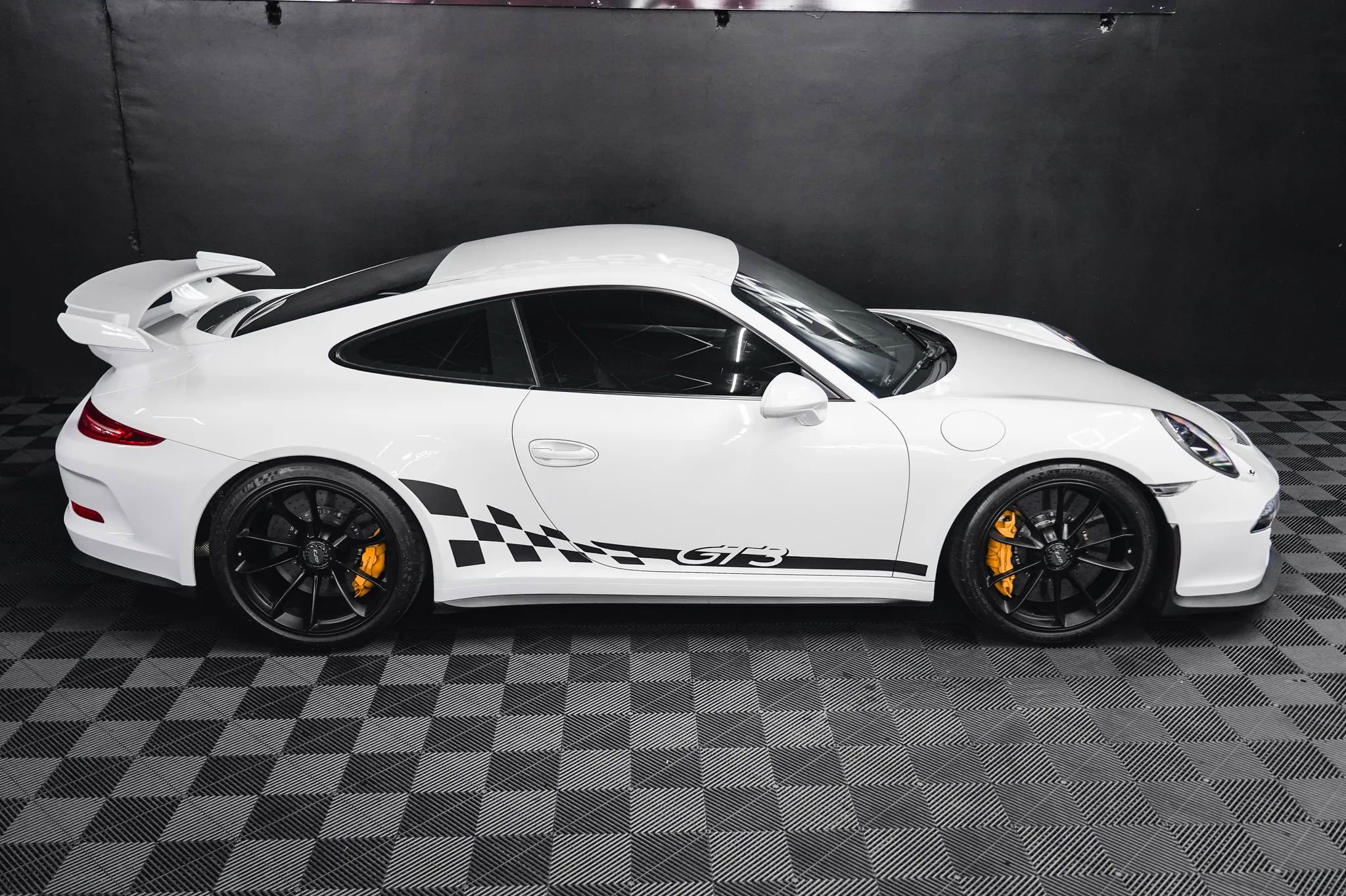 Used 2015 Porsche 911 GT3 RWD image 16