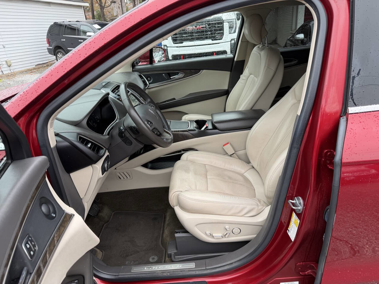 Used 2018 Lincoln MKX Reserve w/ Driver Assistance Package image 12