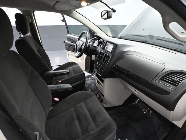 Used 2017 Dodge Grand Caravan SE w/ Power Window Group image 45