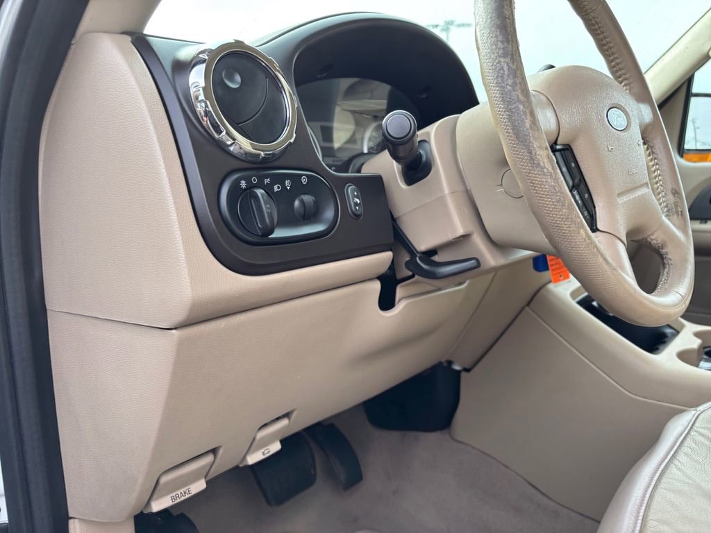 Used 2006 Ford Expedition Eddie Bauer image 22