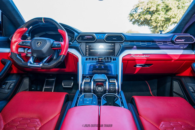 Used 2019 Lamborghini Urus image 24