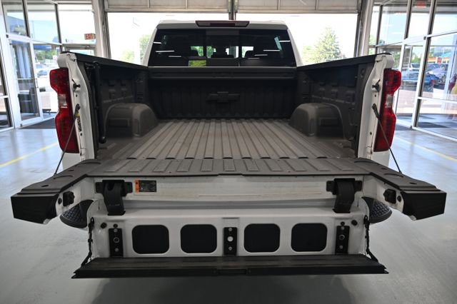Used 2024 Chevrolet Silverado 1500 LT AWD/4WD image 9