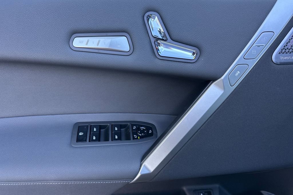 New 2026 BMW iX M70 w/ Executive Package image 10