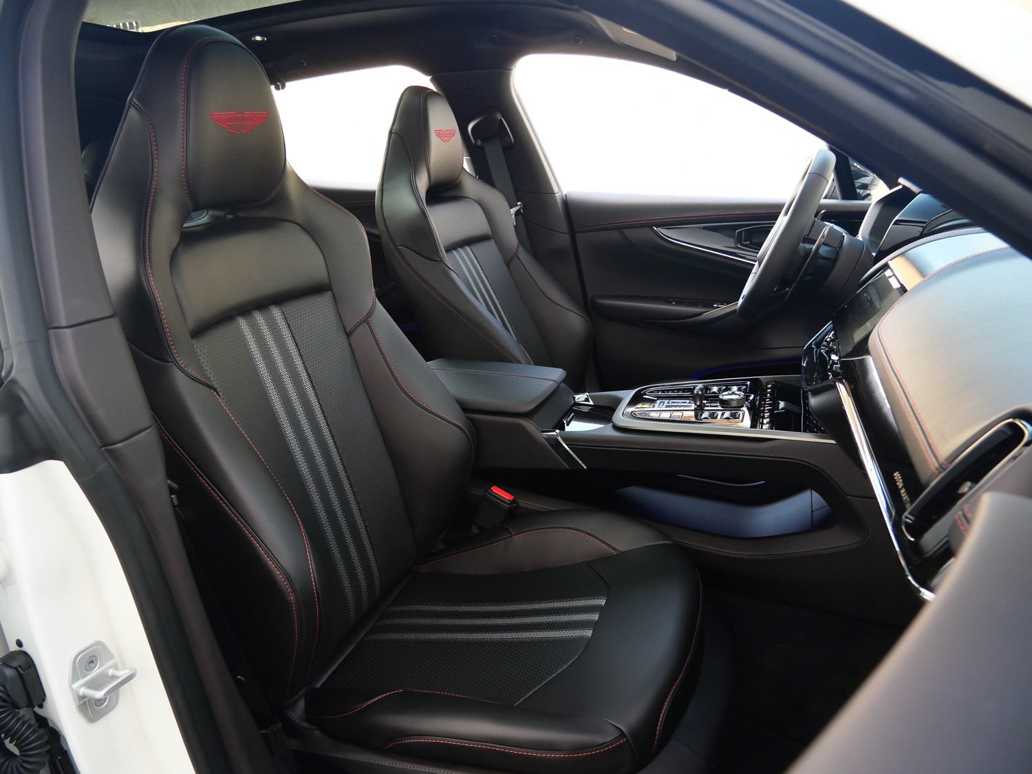 New 2026 Aston Martin DBX 707 AWD/4WD image 12