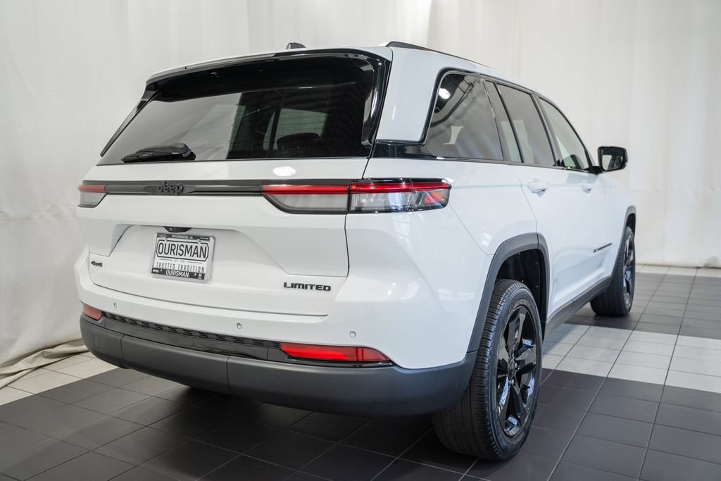 Certified 2023 Jeep Grand Cherokee Limited w/ Black Appearance Package AWD/4WD image 4