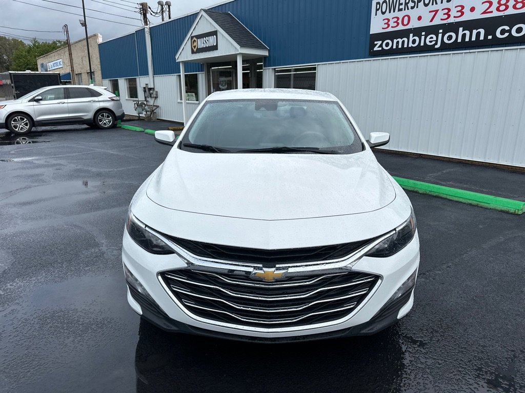 Used 2023 Chevrolet Malibu LT image 2