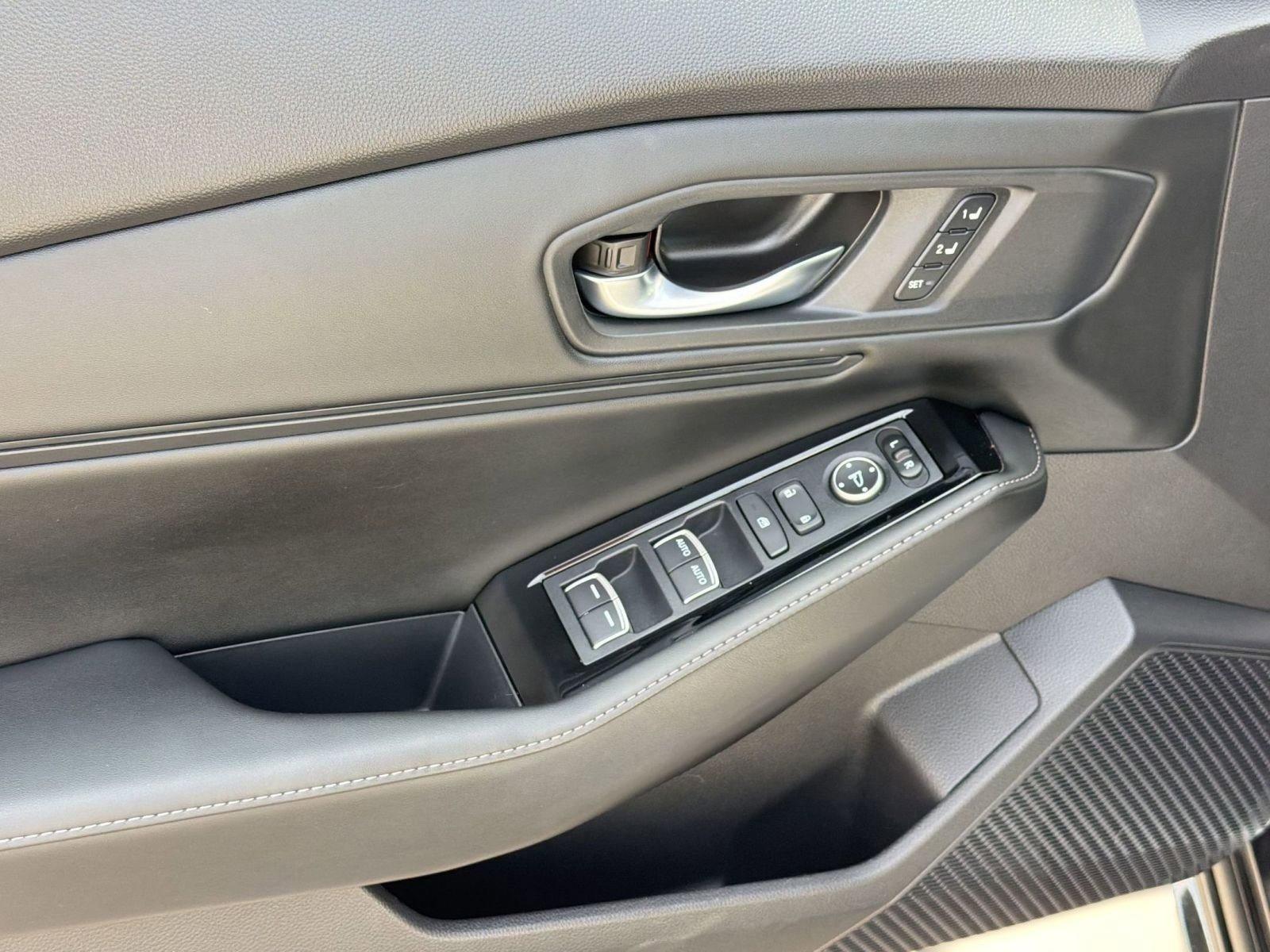 Used 2023 Honda Accord Touring image 13