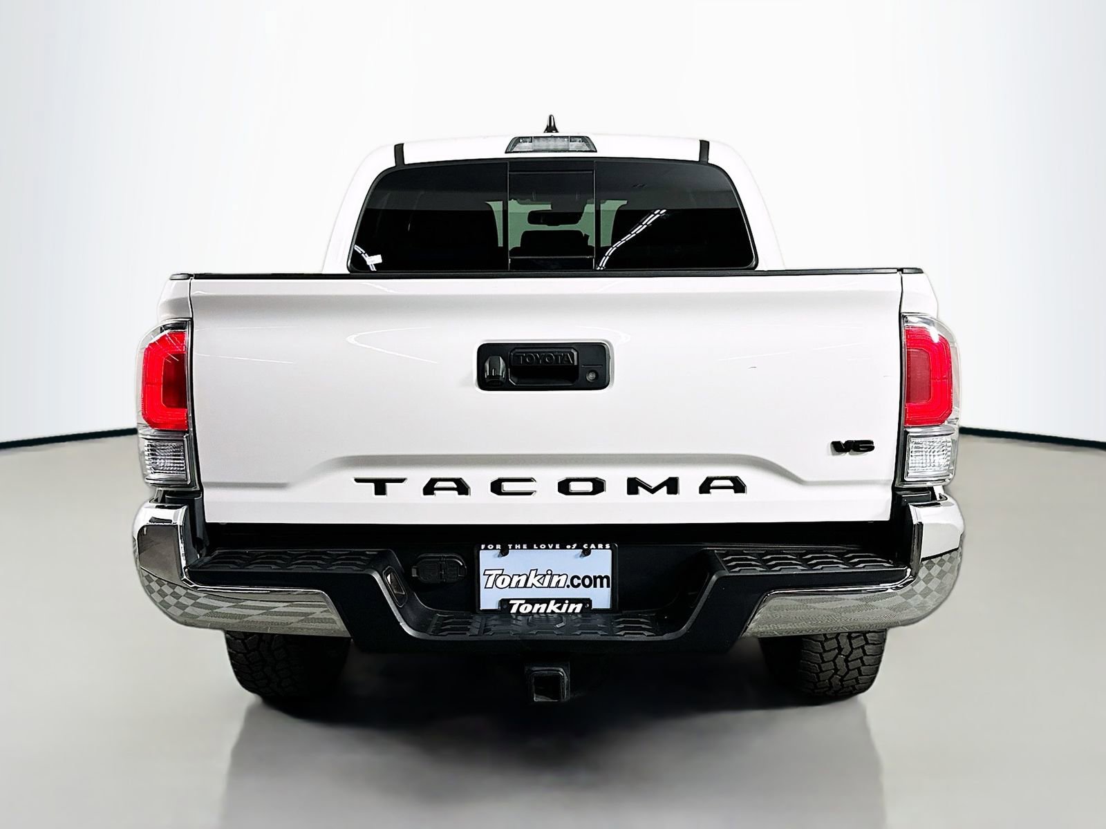 Certified 2022 Toyota Tacoma TRD Off-Road AWD/4WD image 6