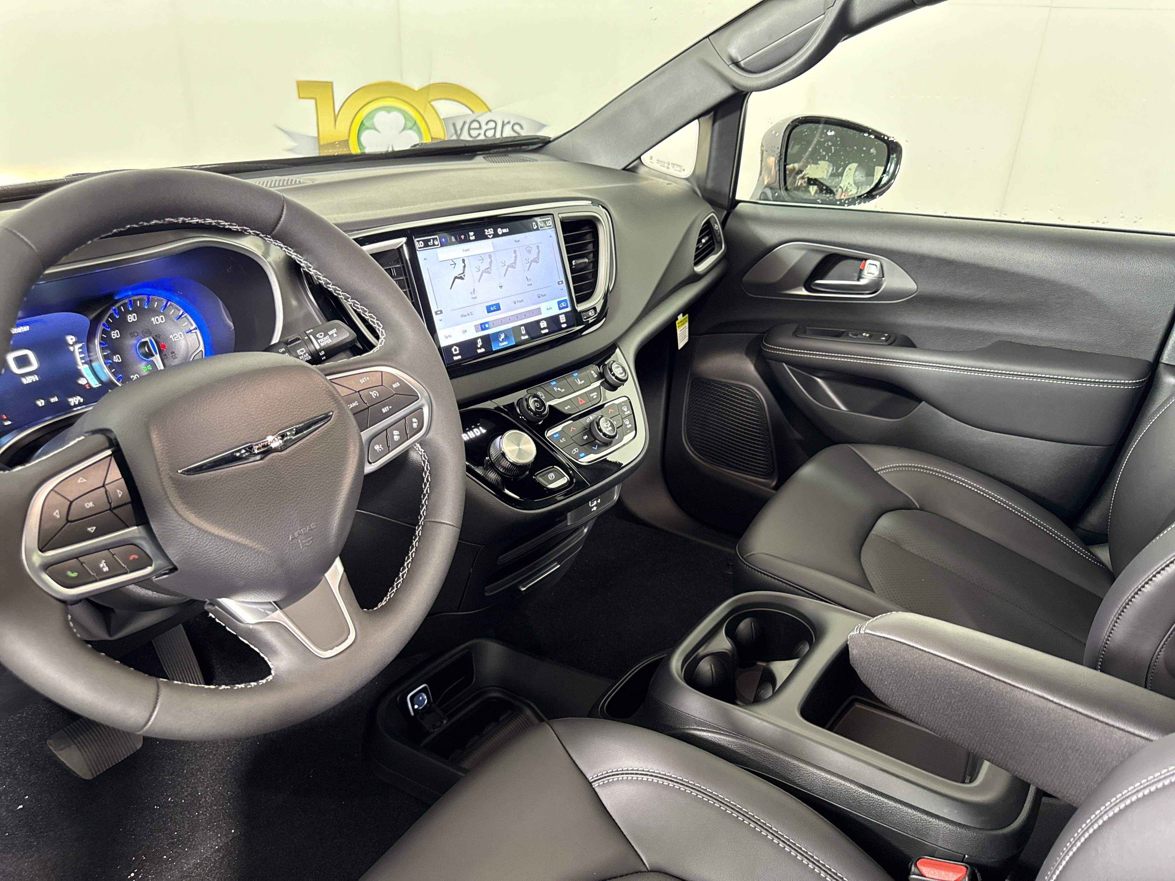 New 2026 Chrysler Voyager LX image 27