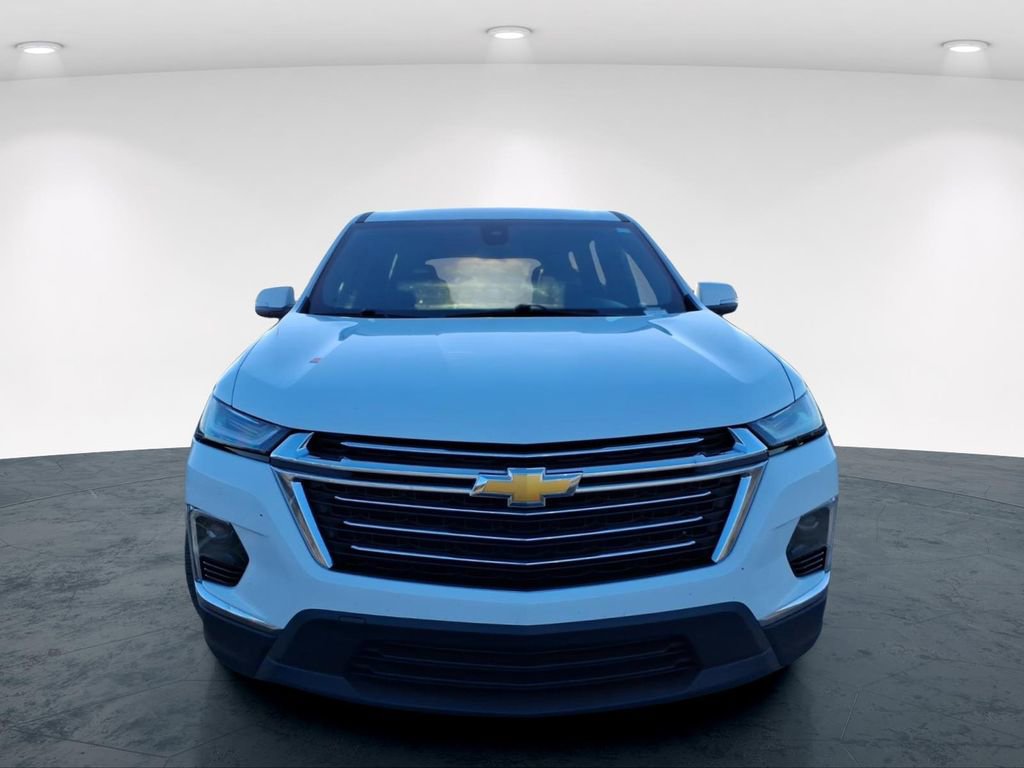 Used 2023 Chevrolet Traverse LT image 3