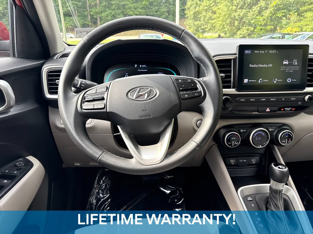 Used 2025 Hyundai Venue SEL FWD image 18