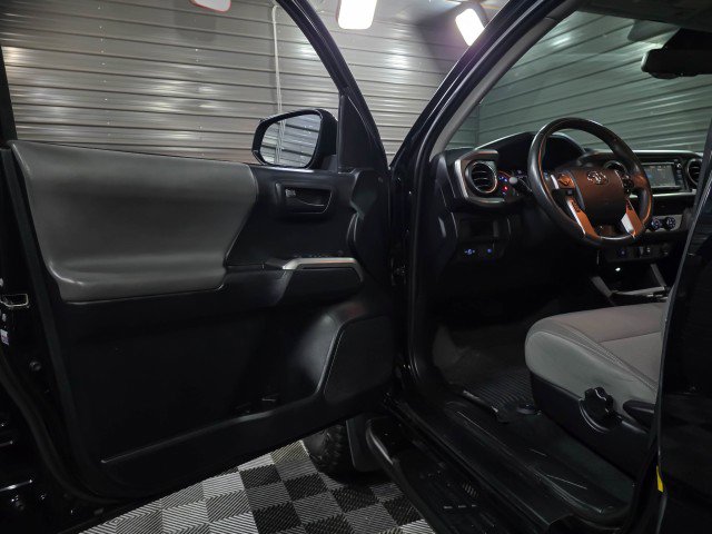 Used 2019 Toyota Tacoma SR5 image 31